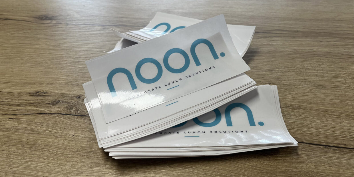 Transparante stickers op maat voor bedrijven in Cuijk en omgeving